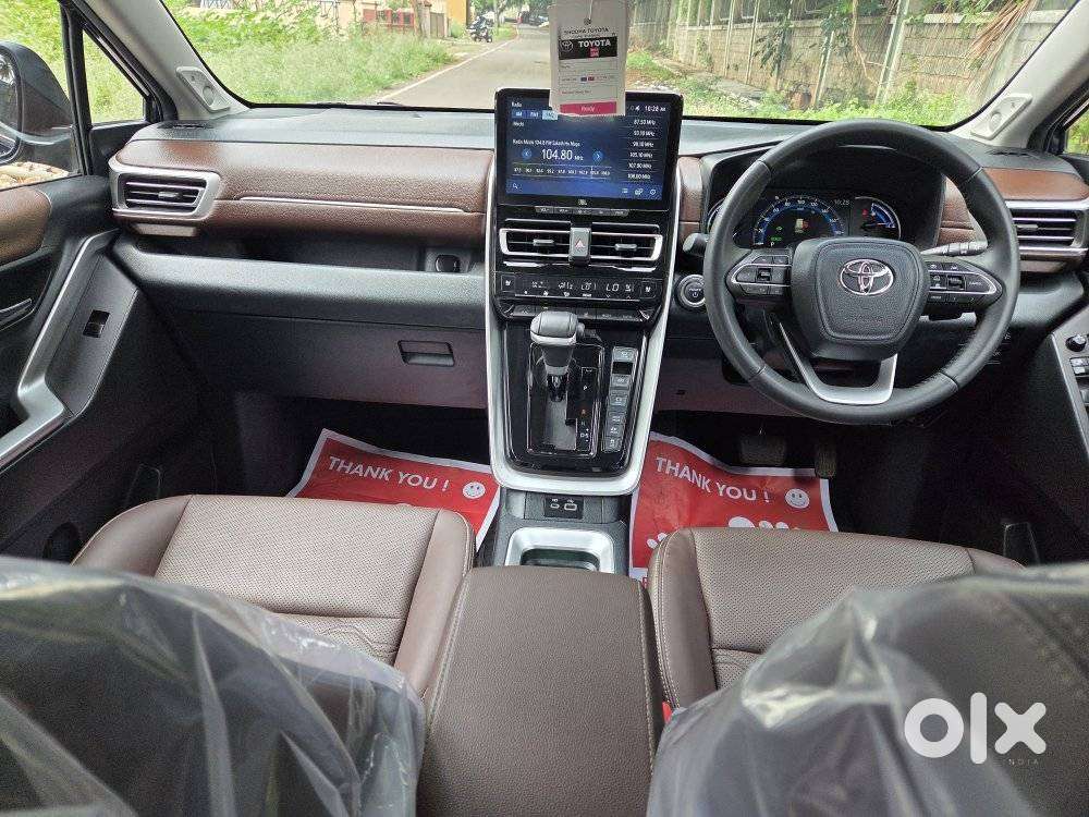 Toyota Innova Hycross 2.0 Zx (o) Hybrid 7 Str, 2025, Petrol