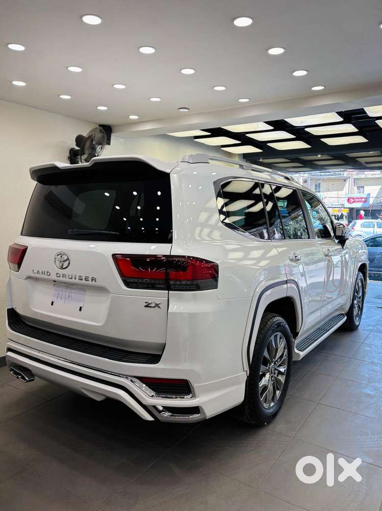 Toyota Land Cruiser Zx Petrol, 2026, Petrol