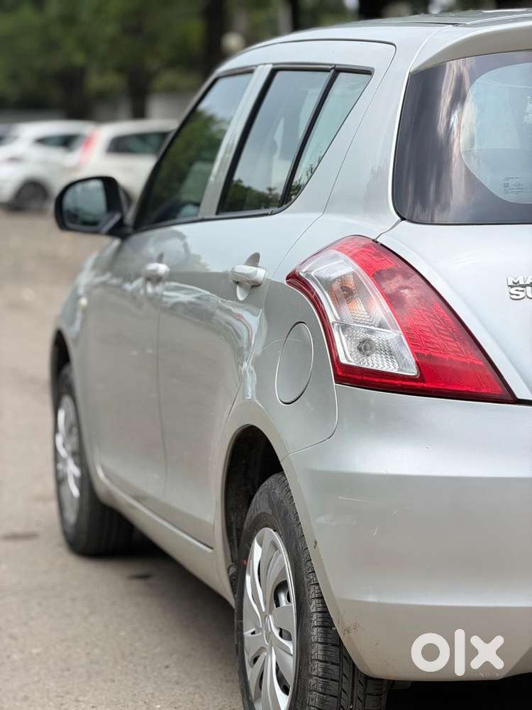 Maruti Suzuki Swift Vxi Optional, 2016, Petrol
