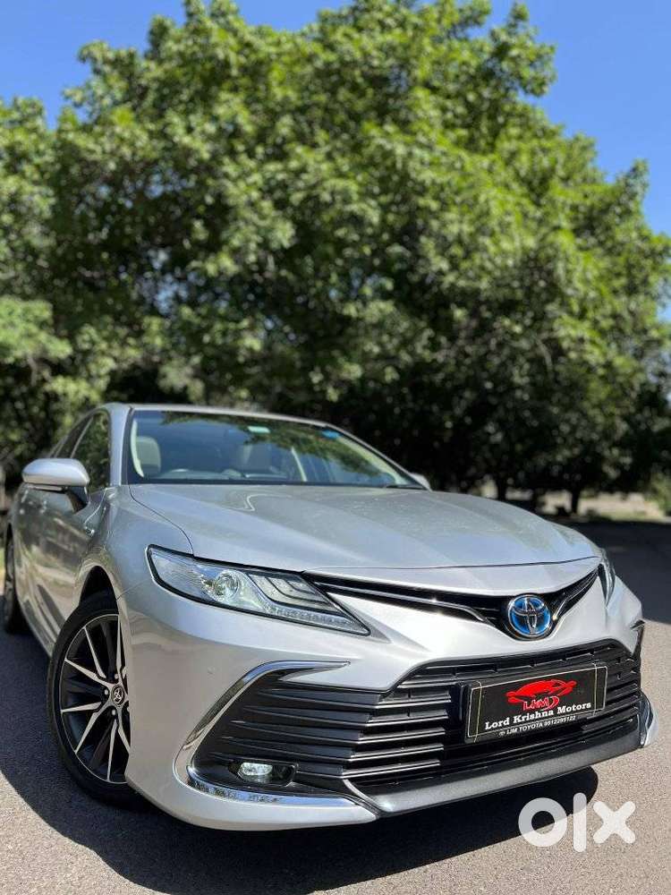 Toyota Camry Hybrid, 2022, Cng & Hybrids
