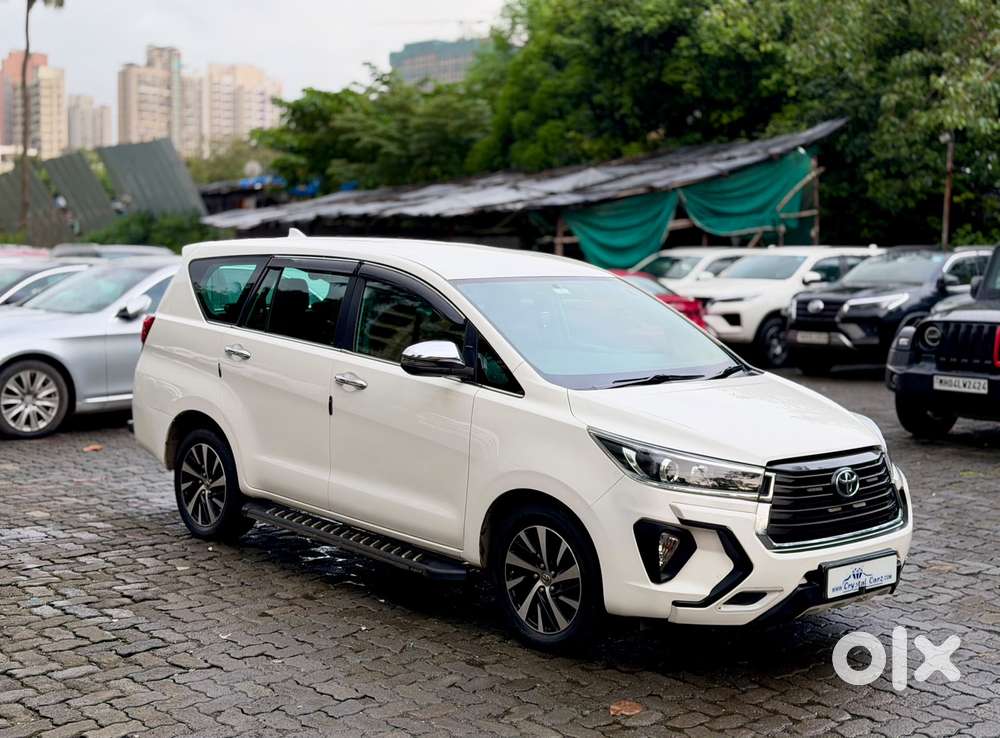 Toyota Innova Crysta 2.7 V, 2022, Petrol