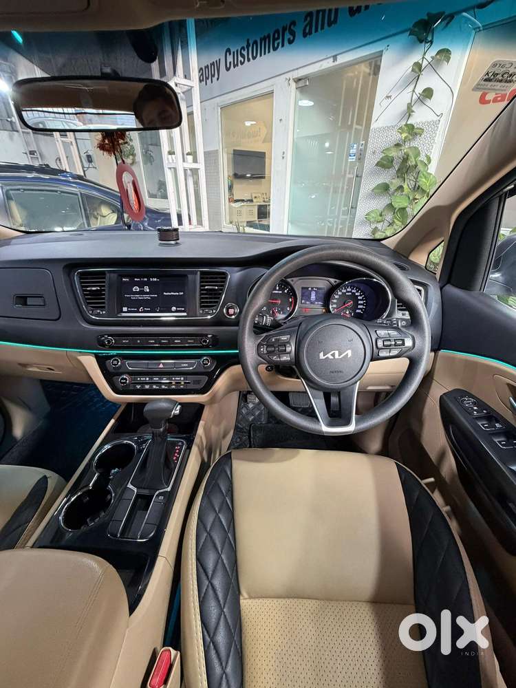 Kia Carnival Premium, 2022, Diesel