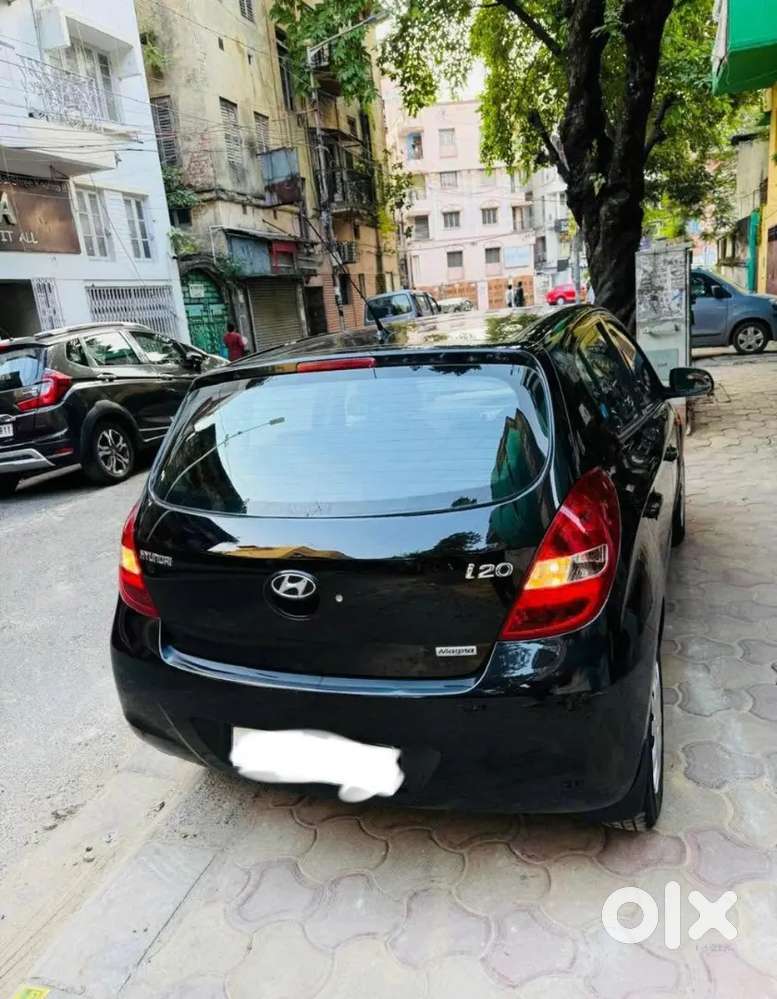 Hyundai I20 Magna Petrol  50,000 Km  Black  ₹2.6 Lakhs