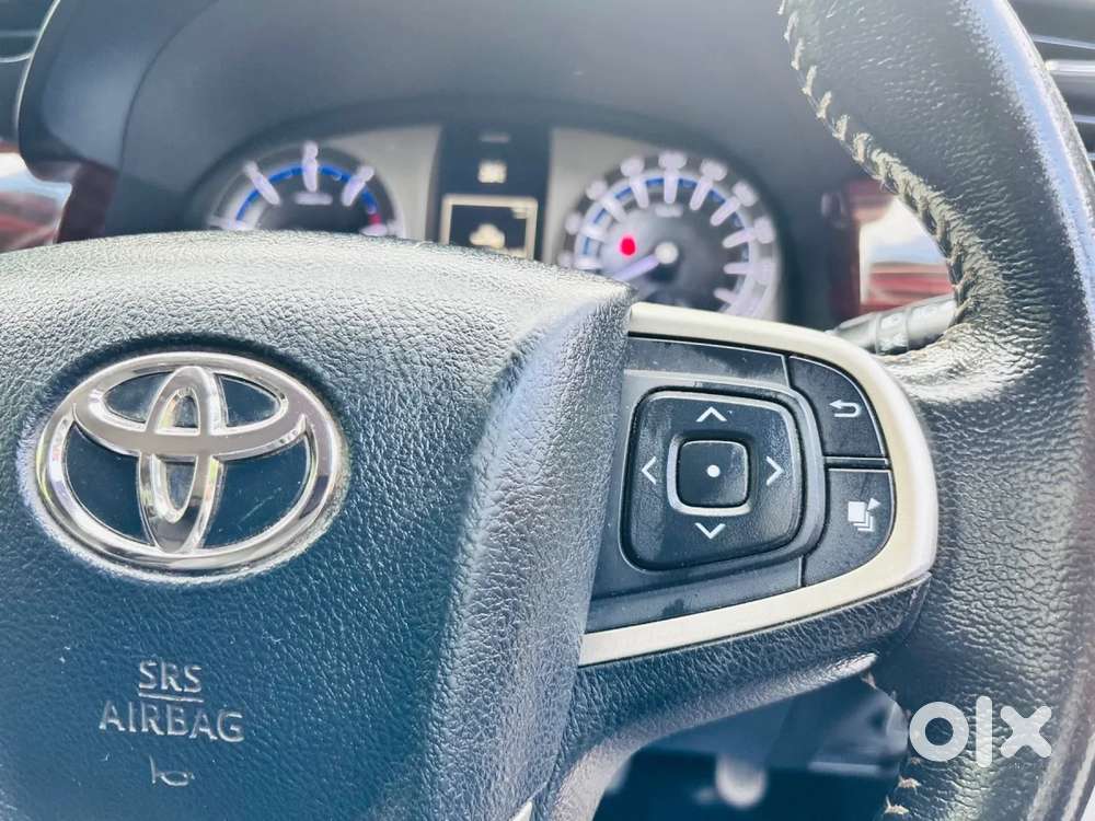 Toyota Innova Crysta [2020-ongoing] 2.4 Vx 7 Str, 2017, Diesel