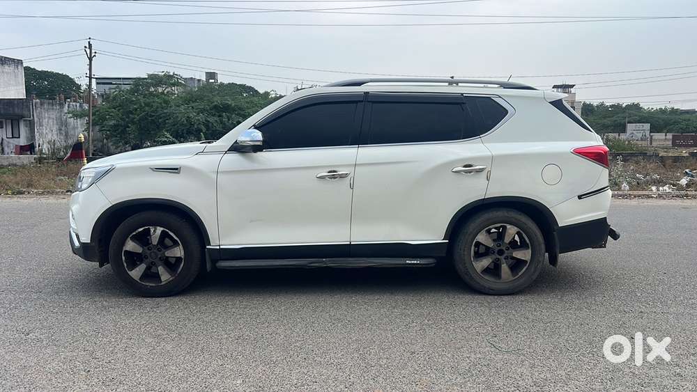 Mahindra Alturas G4 2019