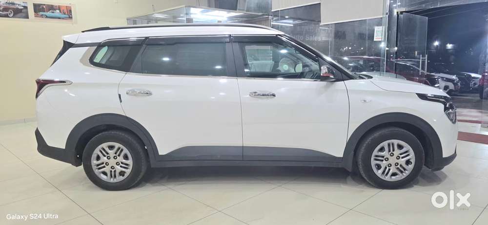 Kia Carens 1.4 Premium 7 Str, 2023, Petrol