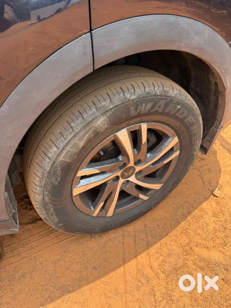 Mahindra Xuv700 2024 Diesel 43000 Km Driven