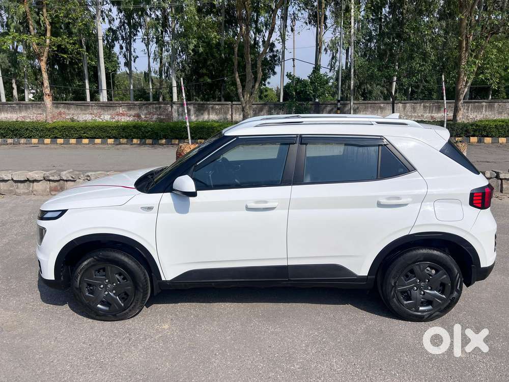 Hyundai Venue, 2024, Petrol