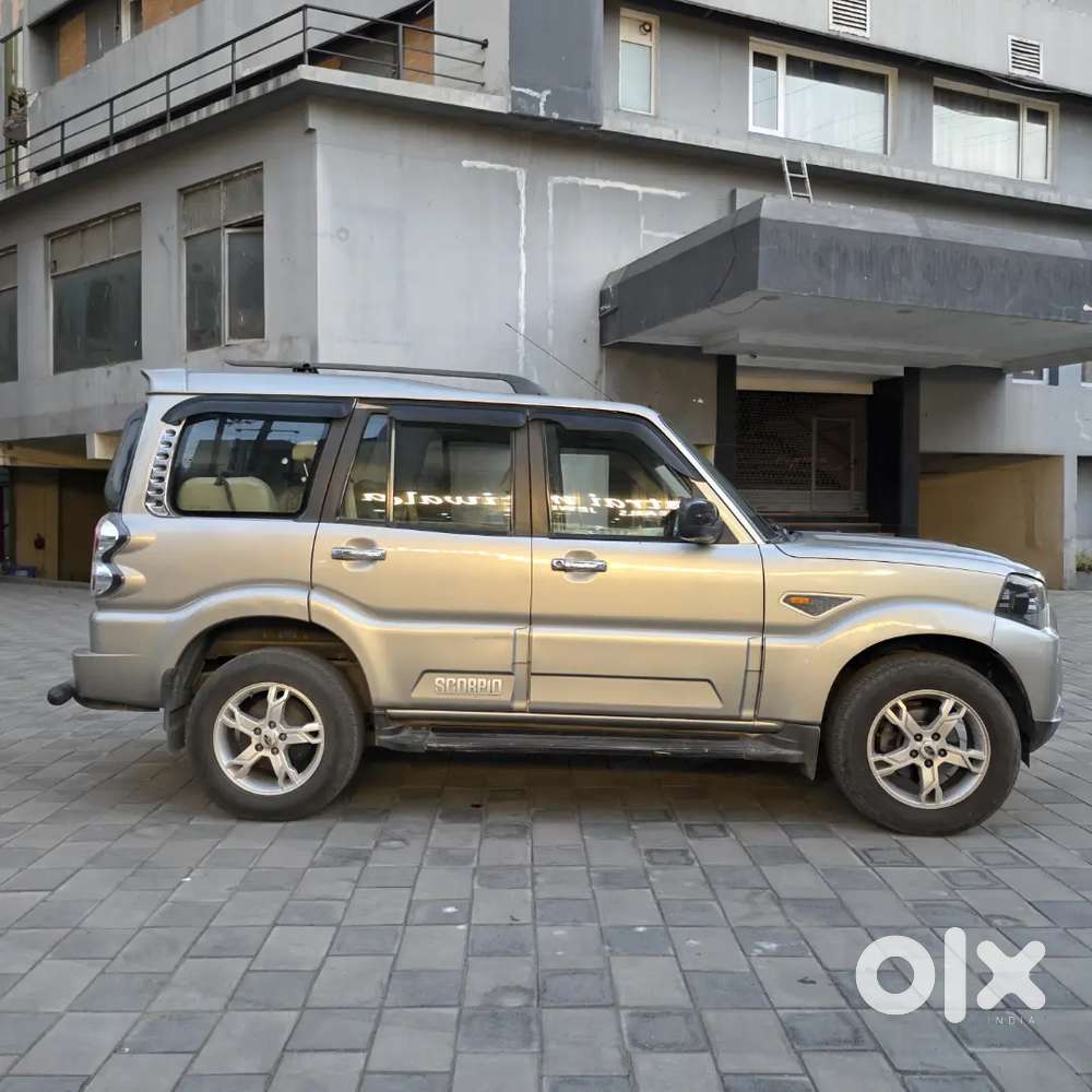Mahindra Scorpio S10 Micro Hybrid 2015 Top Model.
