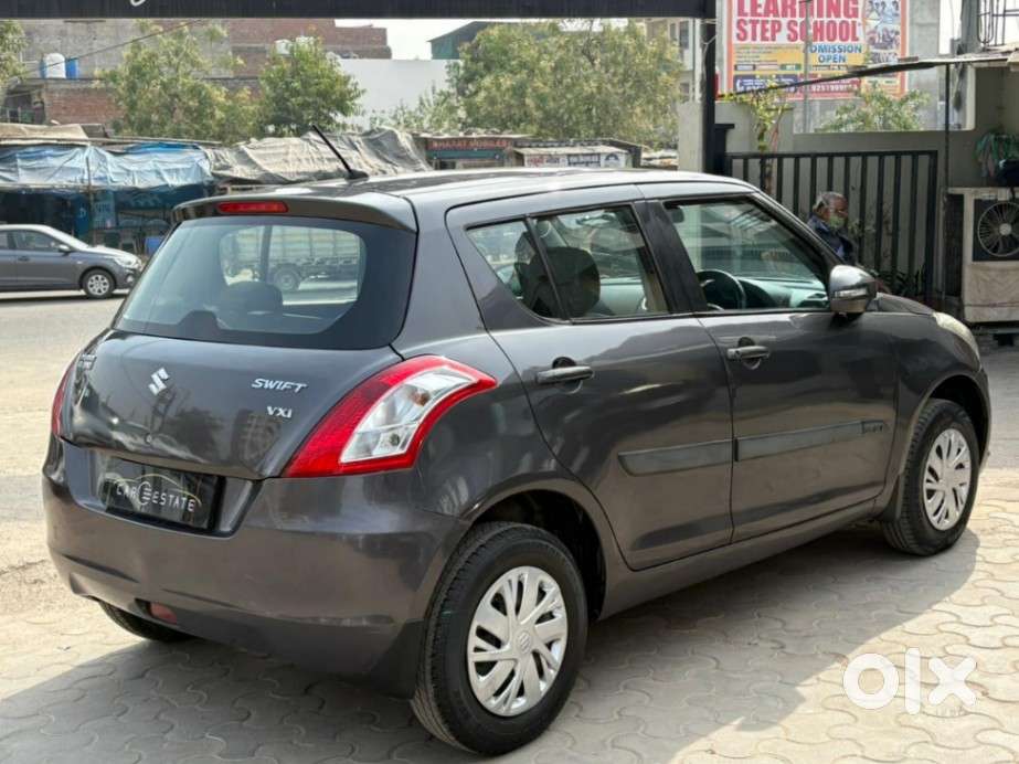 Maruti Suzuki Swift Vxi 1.2 Abs Bs-iv, 2017, Petrol