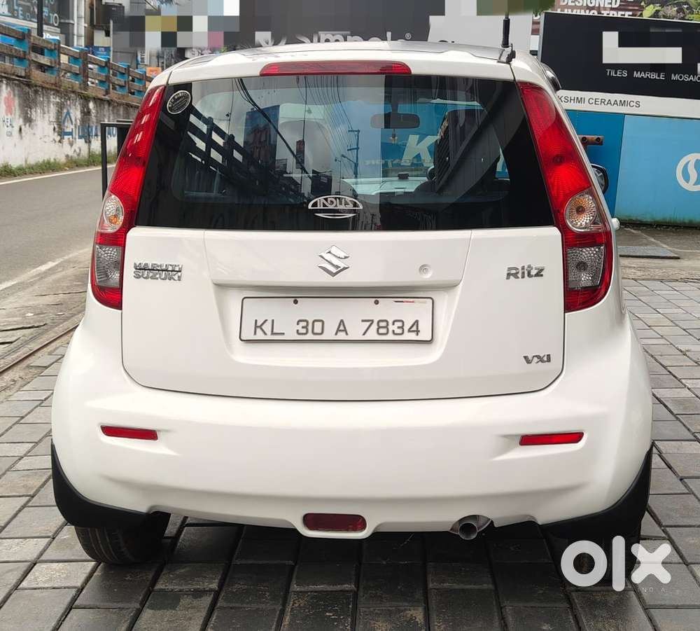 Maruti Suzuki Ritz Vxi, 2011, Petrol