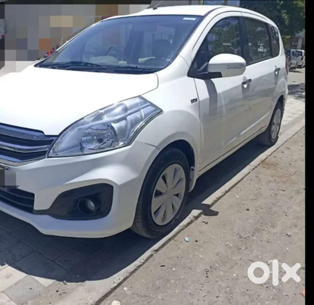 White Maruti Suzuki Ertiga 2016 Diesel 49500 Km Driven