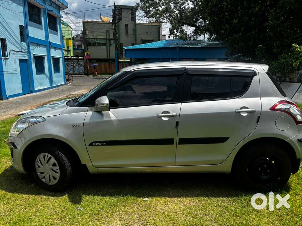 Maruti Suzuki Swift 2017 Petrol Manual Lifetime Tax