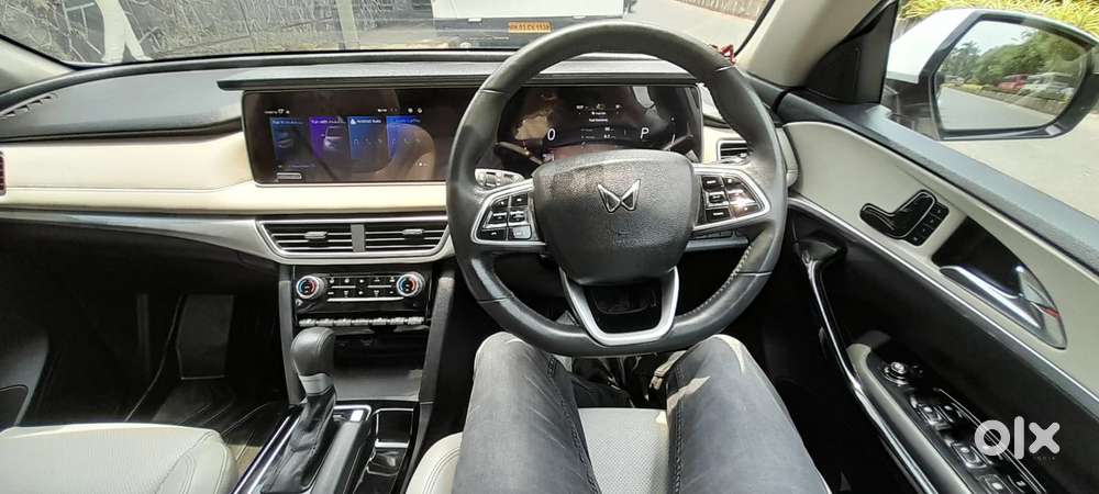 Mahindra Xuv700 2.2 Ax 7 Diesel At Str, 2024, Diesel