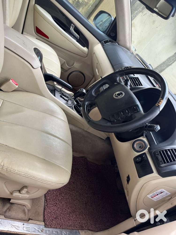 Mahindra Rexton Rx7