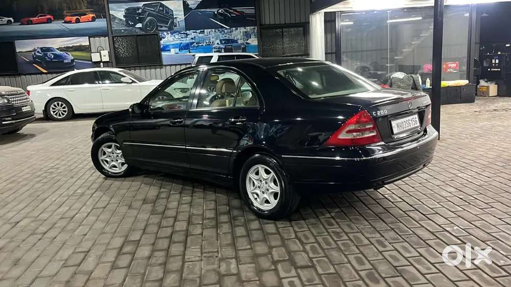 Classic Royal Mercedes-benz