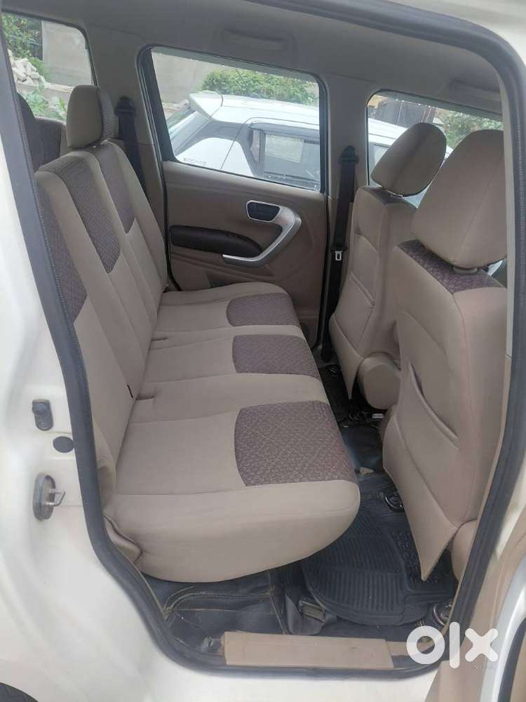Mahindra Tuv 300 Mhawk100 T8, 2018, Diesel