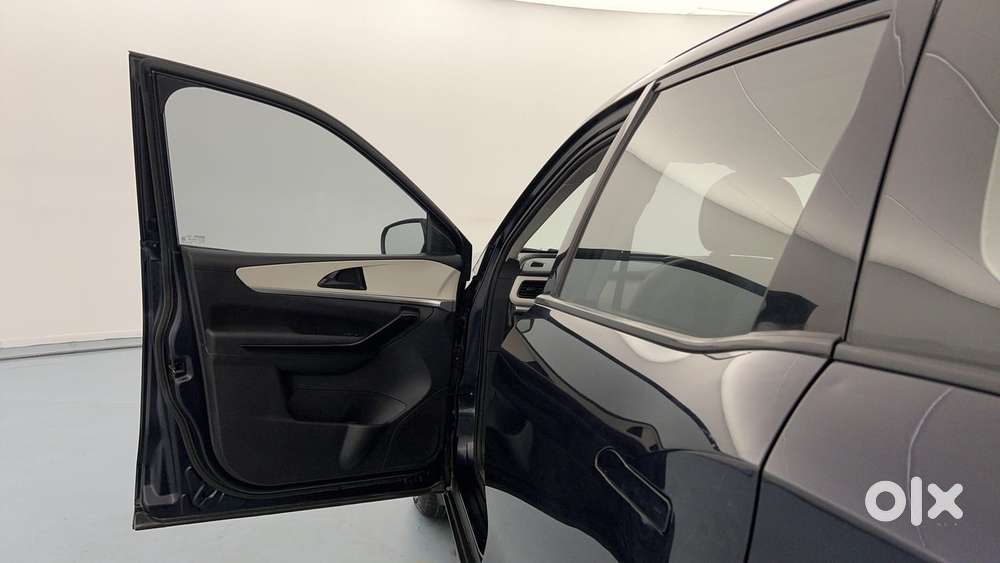 Mahindra Xuv700 2.2 Ax 5 Diesel Mt Str, 2022, Diesel