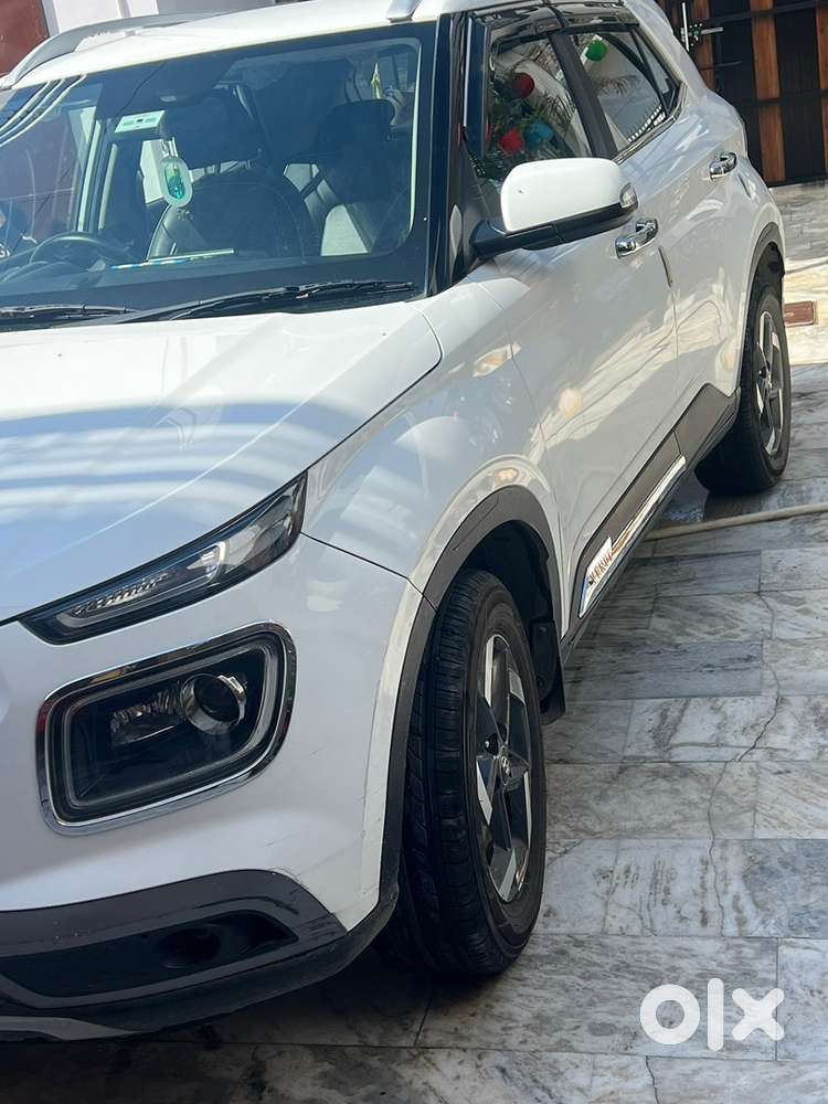 Hyundai Venue Diesel Well Maintained