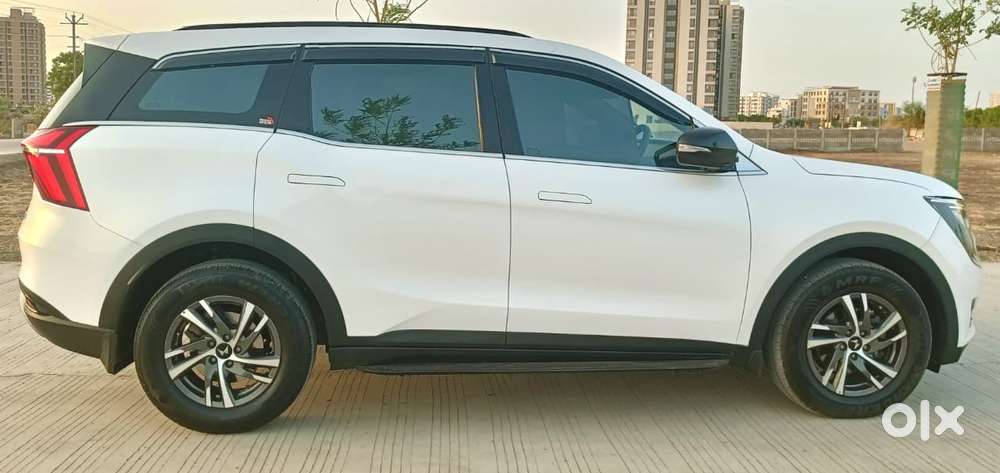 Mahindra Xuv700 2.2 Ax 5 Diesel At 7 Str, 2025, Diesel