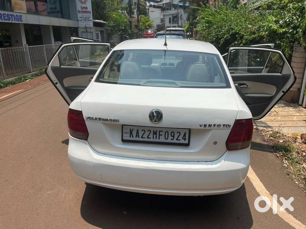 Volkswagen Car 2011 Petrol