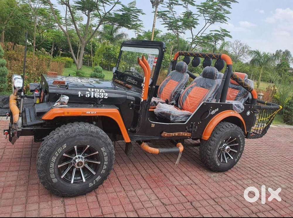 Mahindra Jeep Fully Air Condition Ready To Drive.