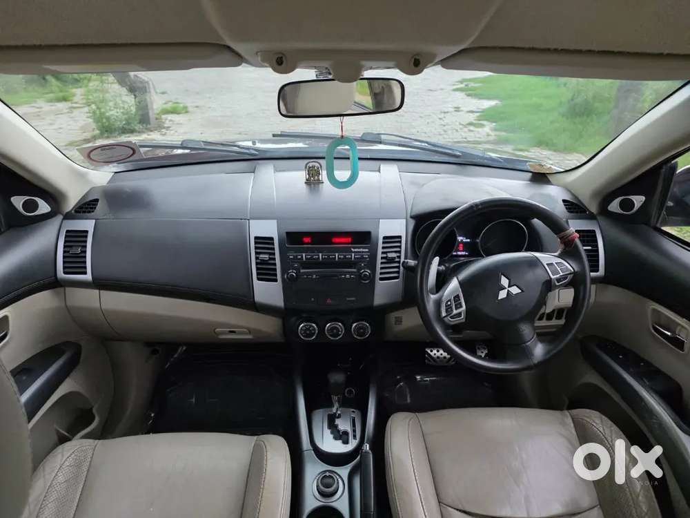 Mitsubishi Outlander 4x4 Automatic Validity 2031 Tak