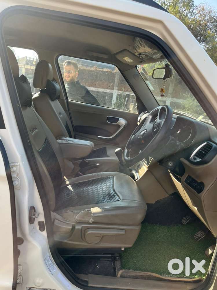 Mahindra Tuv 300 2018 Diesel Well Maintained