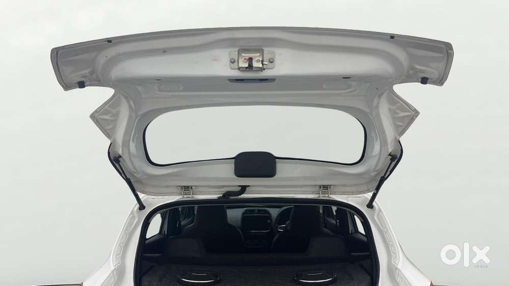 Renault Kwid 1.0 Rxt Amt, 2022, Petrol