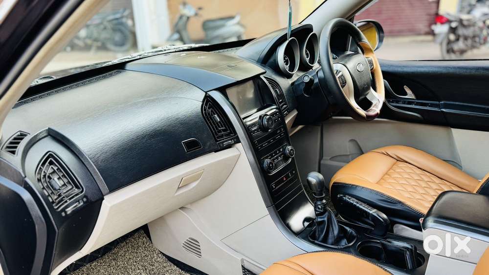 Mahindra Xuv500 W8, 2016