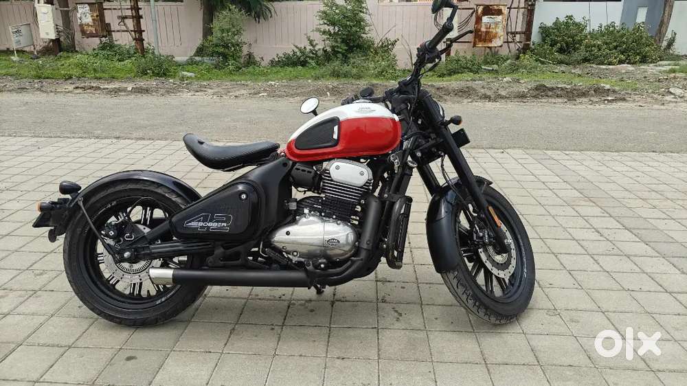 Jawa 42 Bobber 2025 alloy wheels