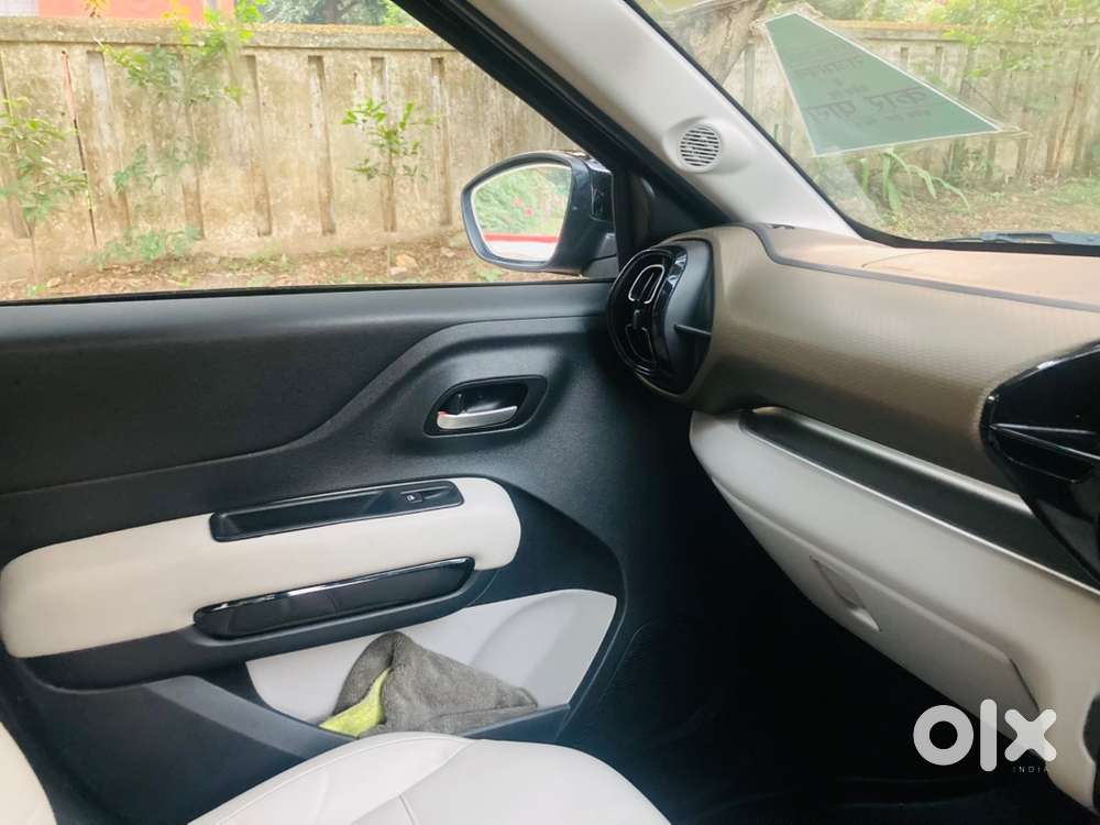 6 Months Old Citroen Aircross 2025 Petrol 4500 Km Driven