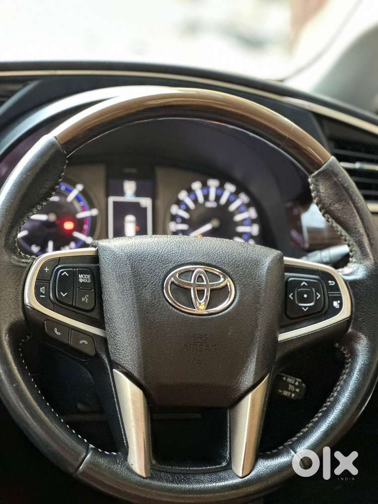 Toyota Innova Crysta 2.8z Automatic, 2016, Diesel