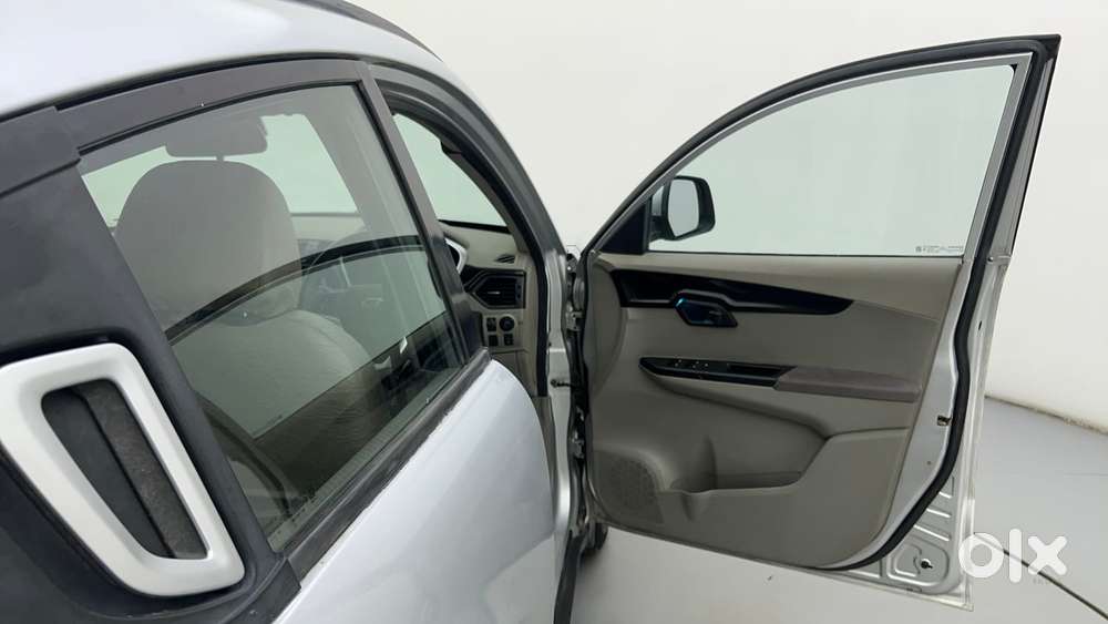 Mahindra Kuv 100 Mfalcon G80 K8 5str, 2016, Petrol