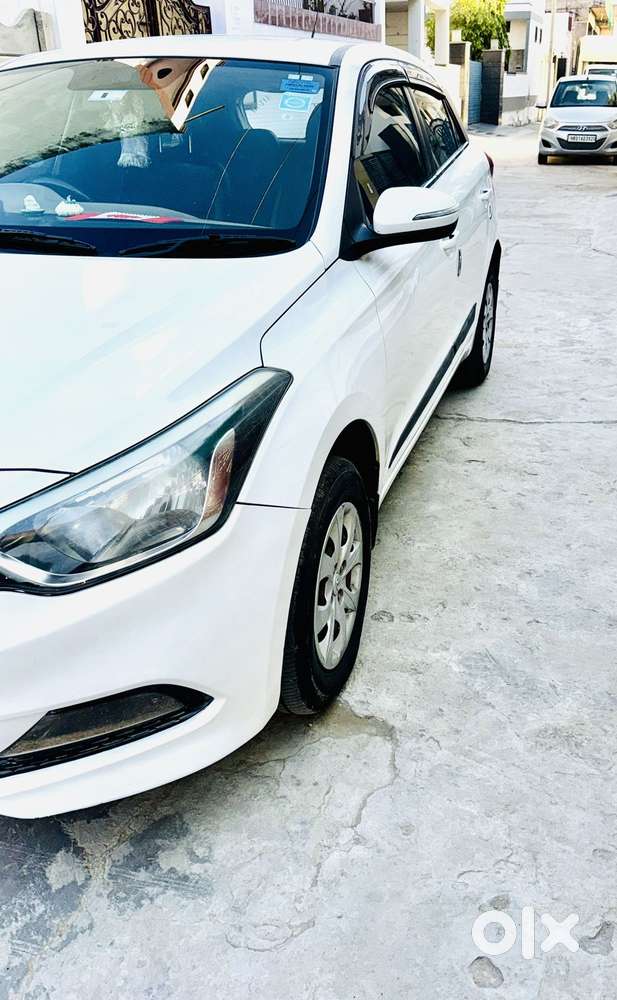 Hyundai I20 Sportz Plus, 2015, Petrol