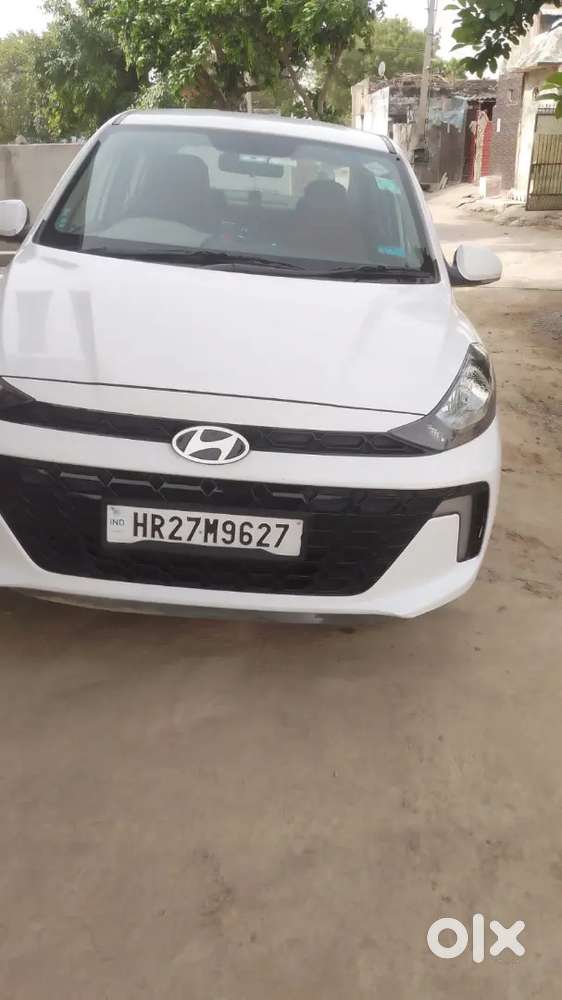Hyundai Aura 2023 Cng 32000 Km Driven Single Hand Car .