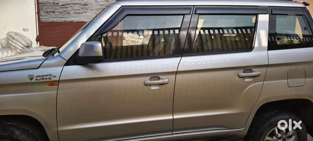 Mahindra Tuv 300 2016 Diesel 80000 Km Driven