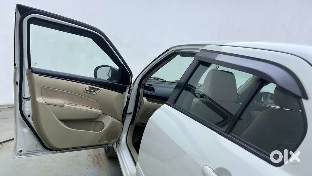 Maruti Suzuki Swift Dzire Vxi Optional, 2016, Petrol