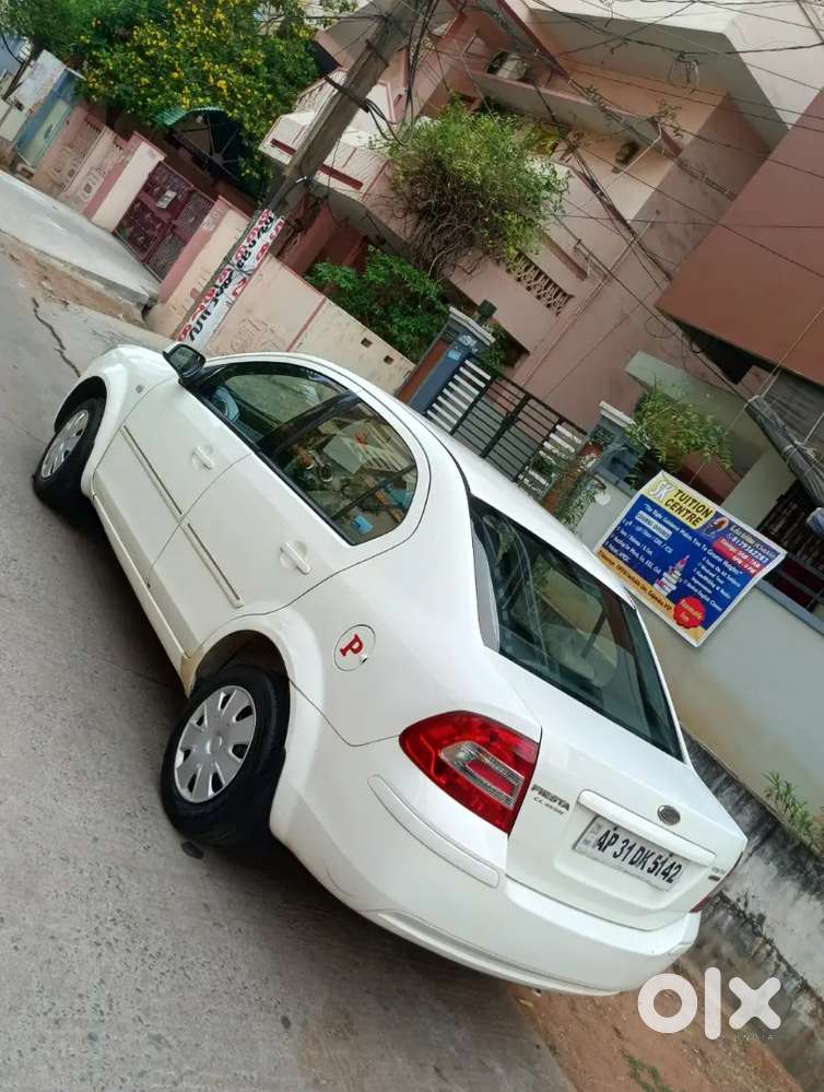 Ford Fiesta Classic 2012 Petrol 66000 Km Driven