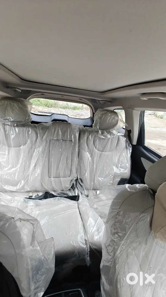 Mahindra Xuv700 2024 Diesel 22300 Km Driven