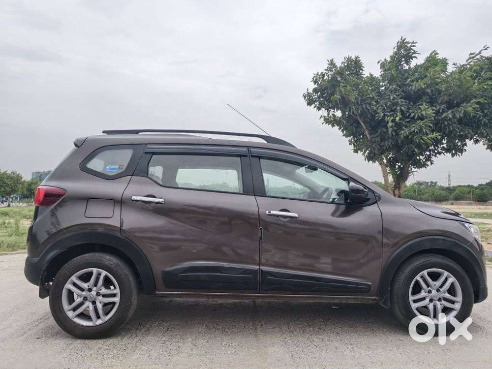 Renault Triber Rxz, 2022, Petrol