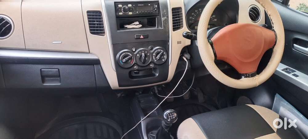 2017 Petrol Manual Car  1.36 Lakh Km  Rc Till 2032