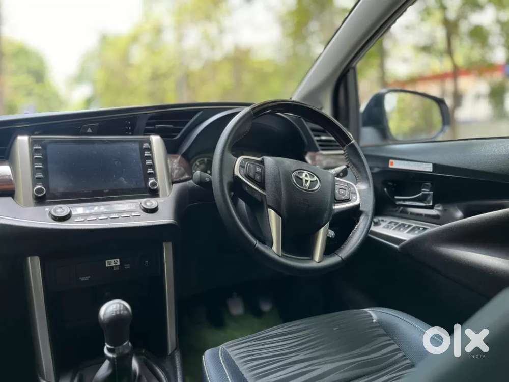 Toyota Innova Crysta [2020-ongoing] 2.4 Vx 8 Str, 2024, Diesel