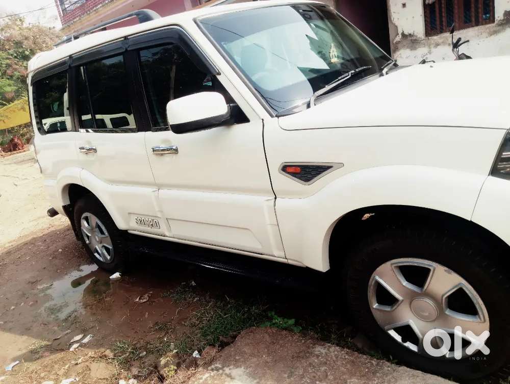 Mahindra Scorpio S6 2015