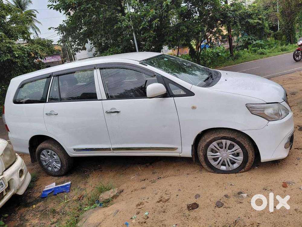 Toyota Innova 2.5 E Diesel Ms 8-seater, 2016, Diesel