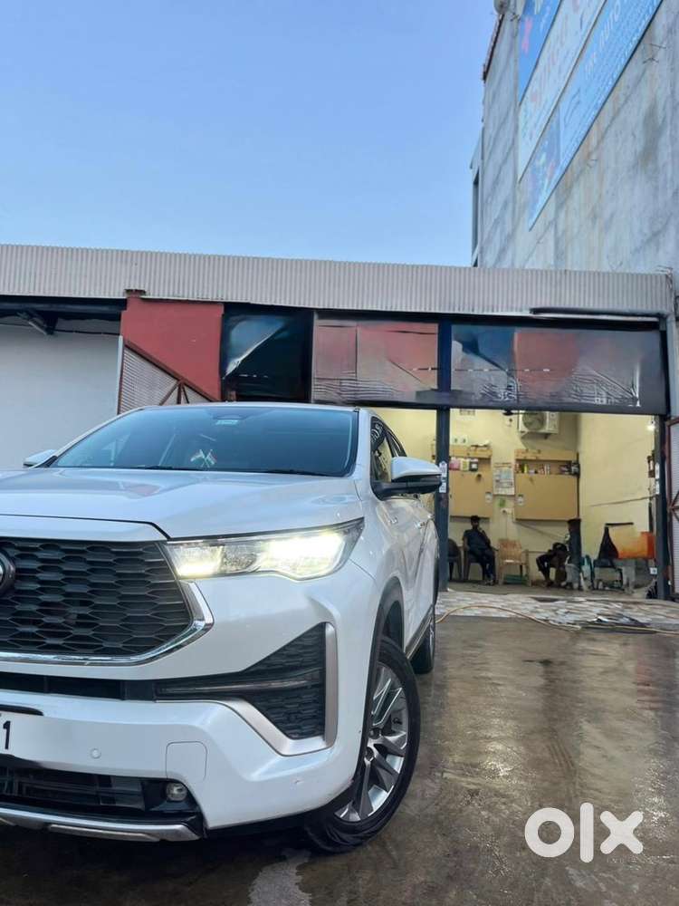 Toyota Innova Hycross 2025 Year