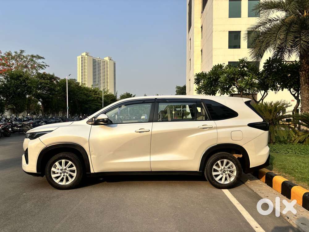 Toyota Innova Hycross 2.0 Gx 8 Str, 2023, Petrol