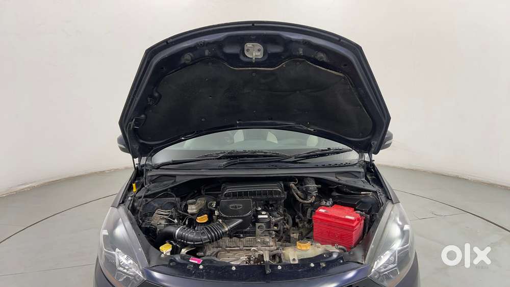 Tata Tigor Xza, 2018, Petrol
