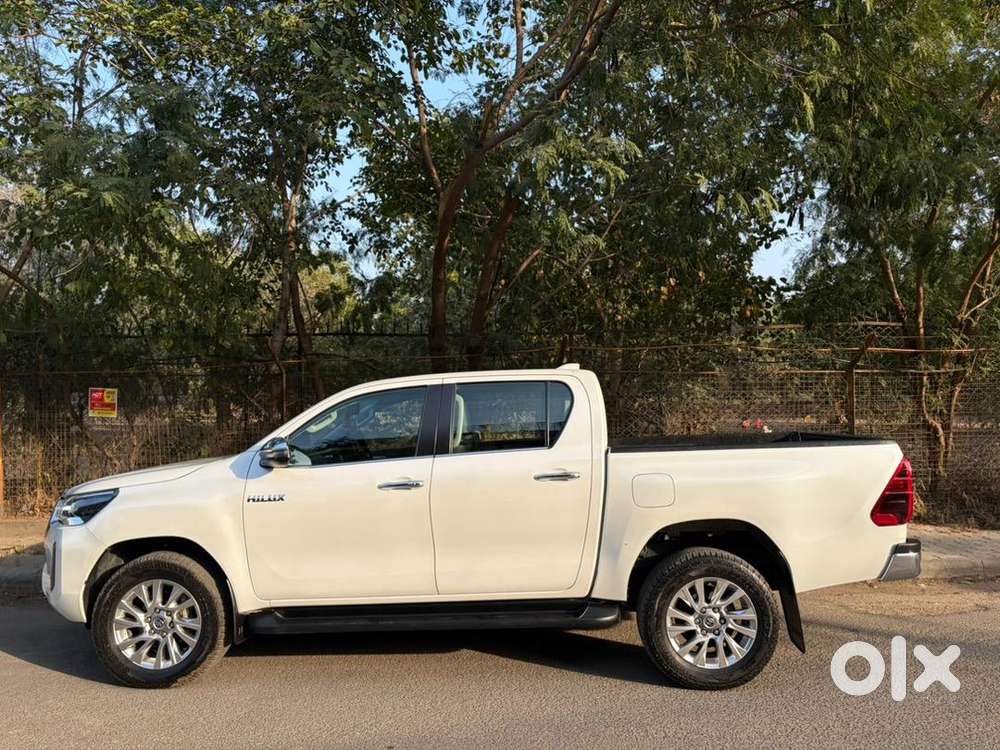 Toyota Hilux 4x4 At 2024 Model With Vip 0006 Number