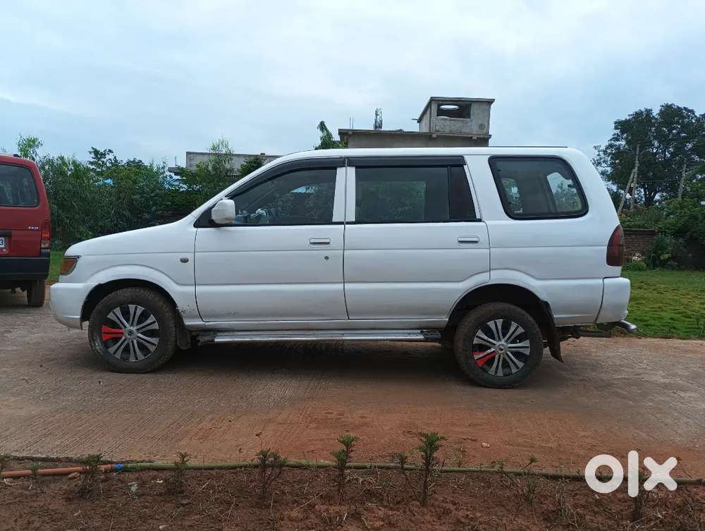 Chevrolet Tavera Neo 2015